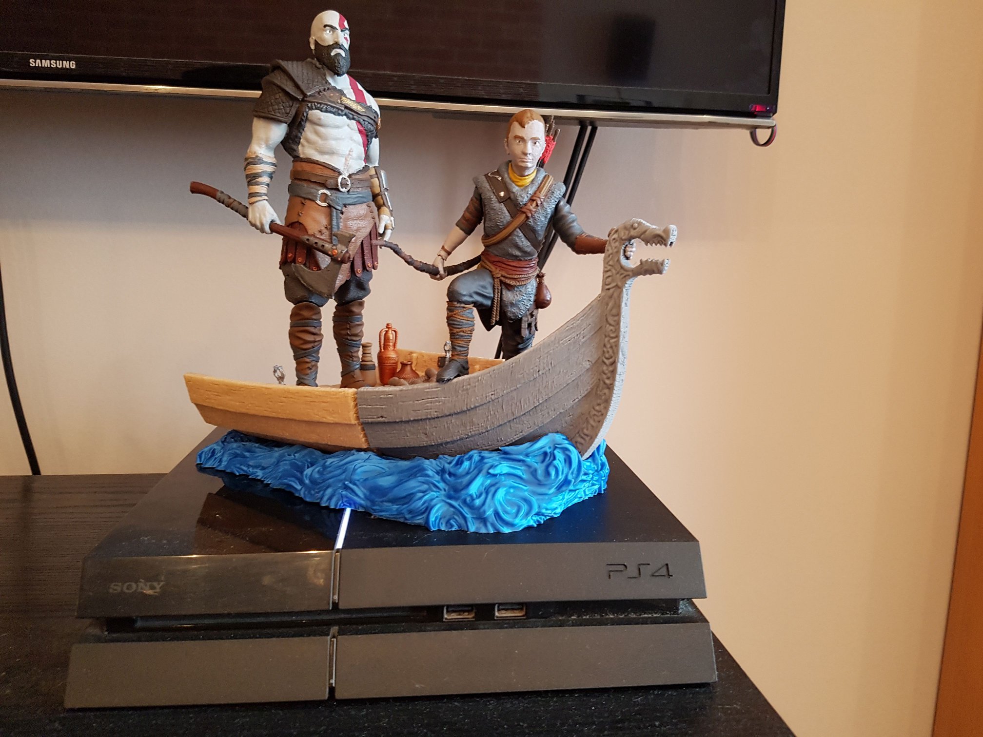 Old Kratos 3D Printing Figurine Photo 6