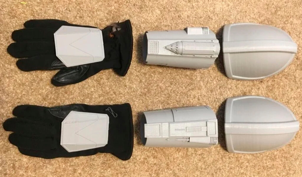 Mandalorian Gauntlets 3D printed