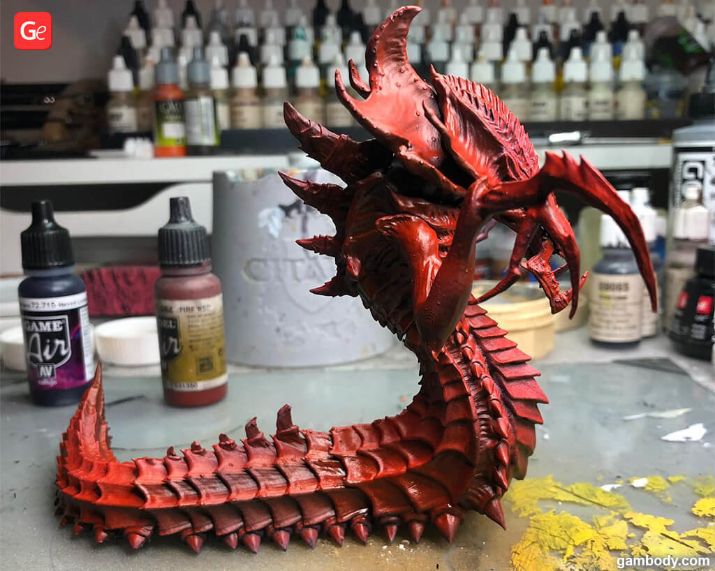 Airbrushing StarCraft zerg Hydralisk 3D printed figure