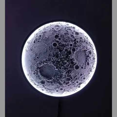 Moon wall lamp